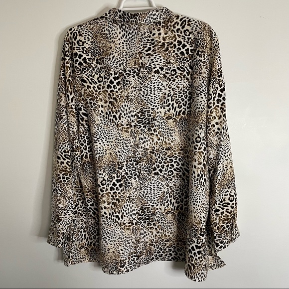 Chico's Animal Print Button Down Blouse Long Sleeve Size 3 (L) - Picture 2 of 9